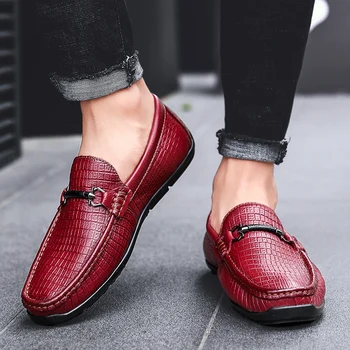 Mados prekės ženklo vyriški batai 2020 m. pavasarį naujas odos krokodilo modelis patogus, aukštos kokybės lauko lengvas juoda mokasīni